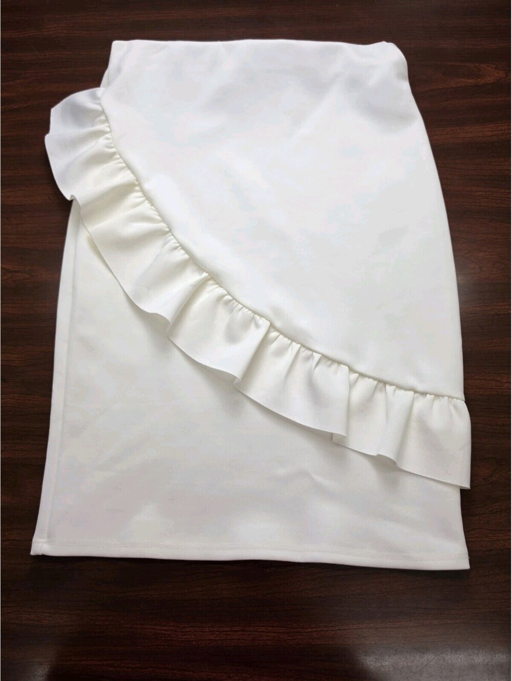 Touch Me White Ruffle Small Mini Skirt Pull On Asymmetrical Coquette Minimalist